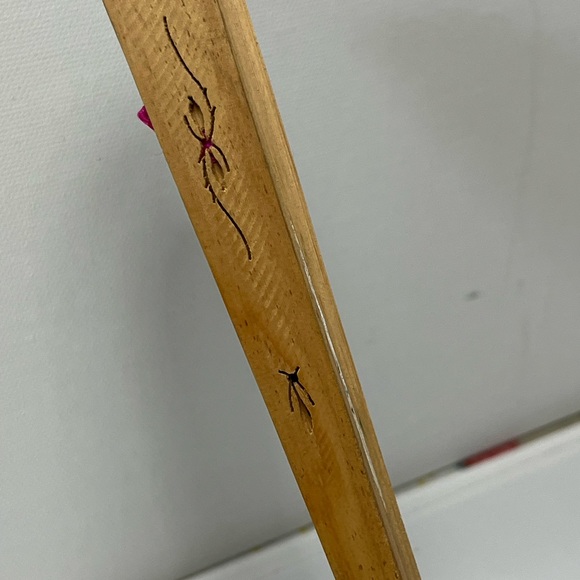 Vintage wooden folding fan w/delicate detailed cutouts. Asian painting. No brand - Picture 5 of 11